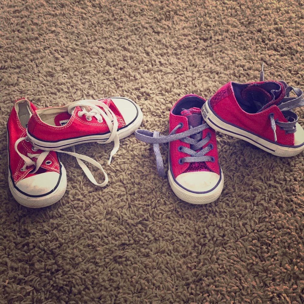 Size 6 & 7 toddler girls Converse - Picture 1 of 1